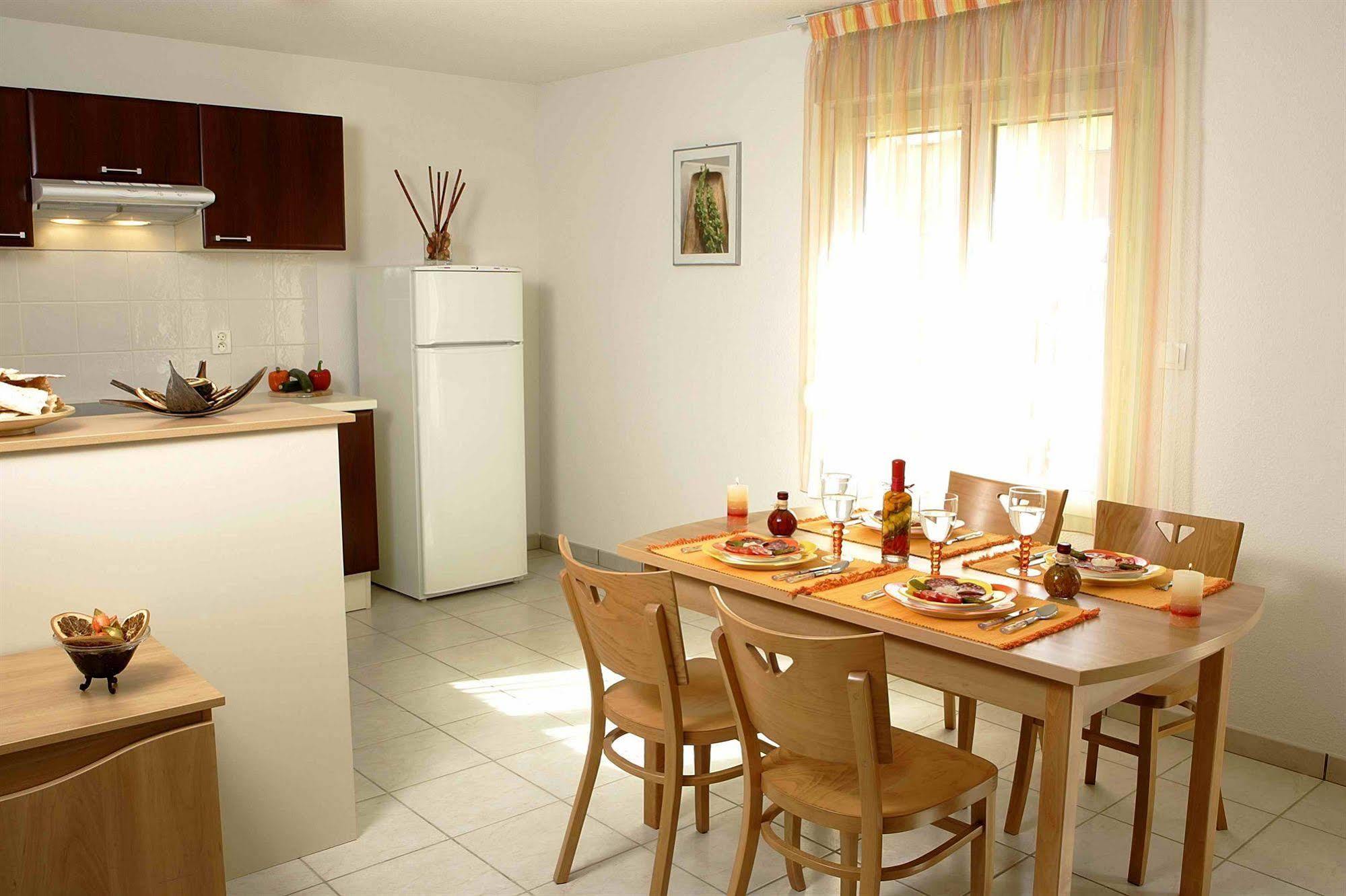 Citea Lissieu-Dardilly Otel Dış mekan fotoğraf